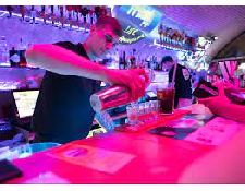 Friends club s.r.o. - Hlavní barman v nočním klubu