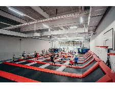 Indoor Jumping s.r.o. - Recepční sportovního centra HPP